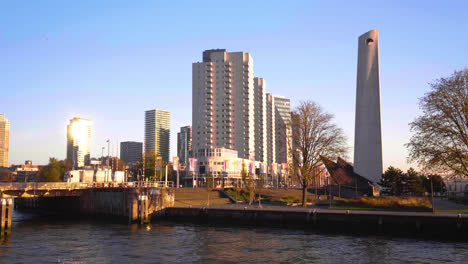 Mañana-Soleada-En-La-Ciudad-De-Rotterdam