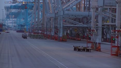 Time-lapse-at-an-automatic-container-terminal-in-the-port-of-Rotterdam