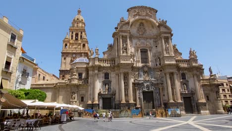 Gotische-Kathedrale-Auf-Dem-Hauptplatz-In-Murcia-Spanien-Im-Sommer