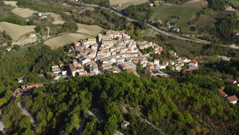 Aerial-shot-from-above-of-Fossalto-town-in-Molise-region-of-Italy,-4K