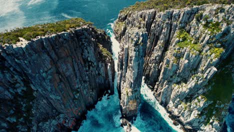 Cape-Hauy-Drone-View-in-Tasmania,-Australia-9