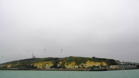 Paragliding-wide-shot-at-Newhaven