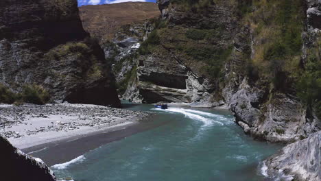 Nueva-Zelanda-Shotover-River-Jet-Boat-Canyon-Aventura-Fluvial-A-Través-De-Cañones-Y-Ríos