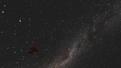 Zeitraffer-James-Webb-Weltraumteleskop-JWST-In-Der-Ferne-Bewegt-Sich-In-Richtung-Kamera-Mit-Milchstraße-Galaxie-Sterne-Hintergrund---3D-CGI-Animation-4k