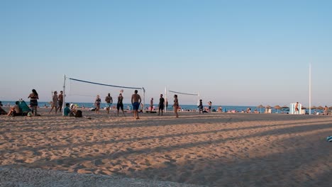 Valencia-Strandleute,-Die-Volleyball-Spielen