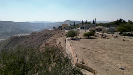 4K-High-resolution-drone-video-of-Ben-Gurion’s,-Tomb-National-Park,-Midreshet-Ben-Gurion,-Midreshet-Sde-Boker-BenGurion,-Grave-Site--Southern-Israel