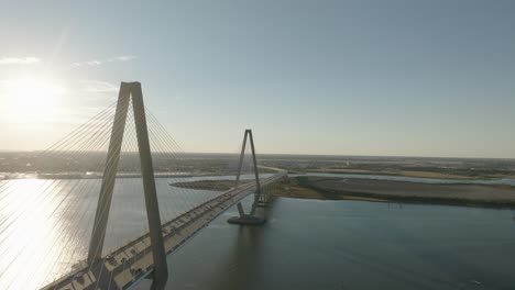 Drohnenaufnahme-Von-Ravenel-Bridge-Charleston-Sc-Bei-Sonnenuntergang