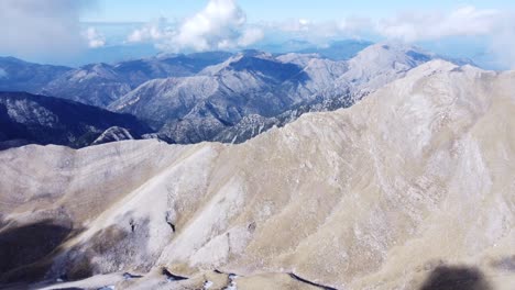 Die-Schönheit-Der-Griechischen-Berge-Von-Oben-Entdecken-|-Mount-Taygetos-Range-In-Peloponnes-|-Eine-Visuelle-Reise-Durch-Majestätische-Berge