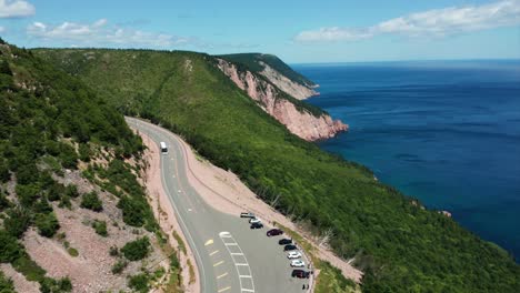 Lookout-point-on-the-Cabot-Trail,-Nova-Scotia,-looking-over-the-coastline