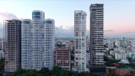 Complejo-Residencial-Mar-Azul-Tower,-Santo-Domingo-En-Republica-Dominicana