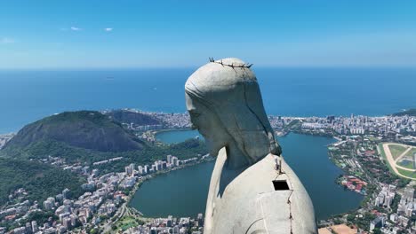 Cristo-Redentor-En-Las-Montañas-De-Corcovado-En-Río-De-Janeiro-Brasil