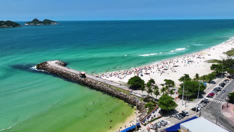 Pepe-Beach-In-Barra-Da-Tijuca-In-Rio-De-Janeiro-Brasilien