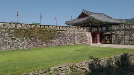 Entrance-to-historic-fortress-town-Naganeupseong-Folk-Village,-establishing-pan