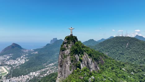 Cristo-Redentor-En-La-Montaña-Corcovado-En-Río-De-Janeiro-Brasil