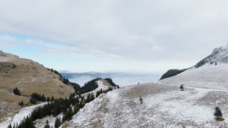 Cinematic-snowy-Landscape-In-Bucegi-Mountains,-Romania