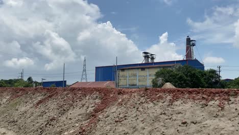 Vorbei-An-Einer-Industriefabrik-Im-Ländlichen-Sylhet-Bangladesch