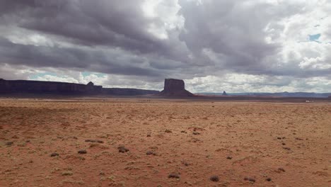 Areal-shot-of-a-Desert,-Utah,-USA