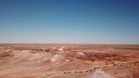 Aerial-view-of-the-Coober-Pedy-mountains-in-the-Australian-outback