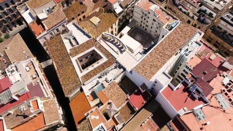 Overhead-View-Of-Medieval-Structures-In-The-Old-City-Of-Valencia,-Spain