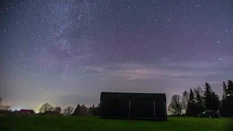 Time-lapse-of-the-stars-in-the-sky