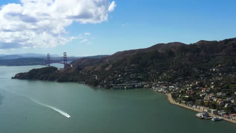 Boats-in-Bay-Area-of-Northern-California-by-Sausalito,-Aerial-Drone-View