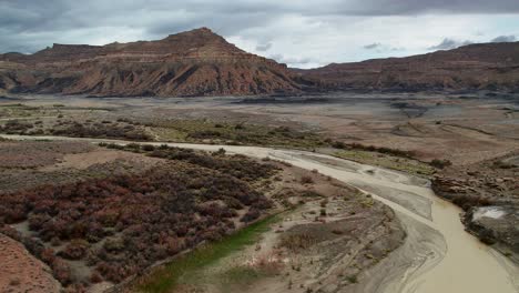 Areal-Shot-Einer-Flut-In-Einer-Wüste,-Utah,-Amerika