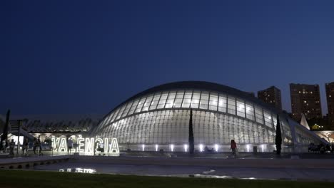 Night-atmosphere-in-Valencia,-Hemispheric-at-the-City-of-Arts-and-Sciences,-Spain