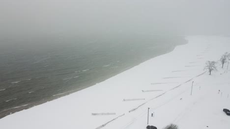 Heavy-snow-falling-thick-along-the-Eastern-Coast-of-Lake-Michigan