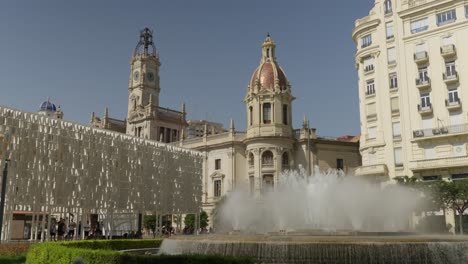 Valencia,-Spain-at-hot-Summer-day,-Town-hall-square-fountain-4K