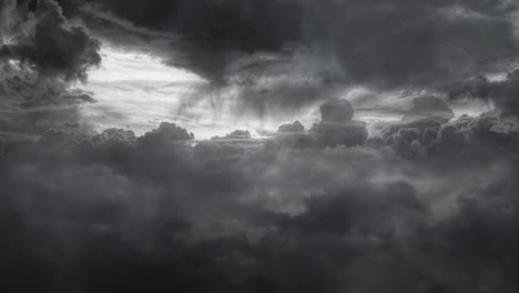 Ansicht-Des-Blitzeinschlags-Im-Dunklen-Himmel