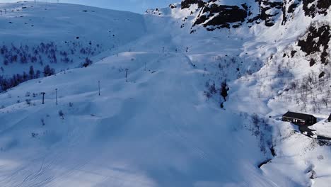 Centro-De-Esquí-Eikedalen-En-Noruega-Vacío-Por-Drone
