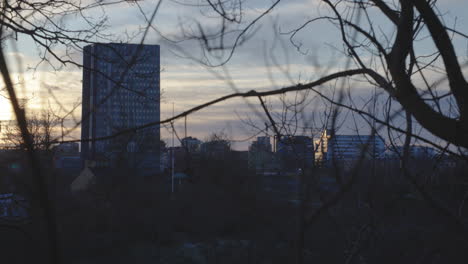 Evening-silhouette-Stockholm,-Wennergren-Center-and-Karolinska-sjukhuset