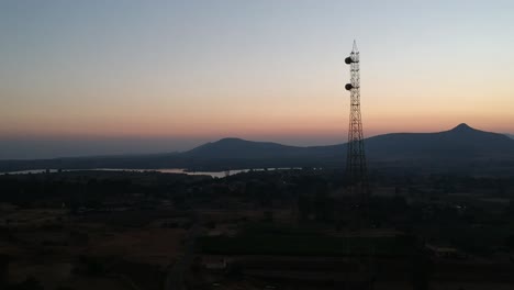 Sonnenaufgang-Im-Ländlichen-Indien-|-Nashik-Indien-|-Drohnenaufnahmen-Aus-Der-Luft-|-Reisen-|-Sonne-|-Licht-|-Morgen-|-Kommunikationsmobilturm
