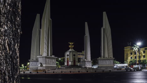 A-4K-motion-time-lapse-at-Democracy-Monument,-Thailand