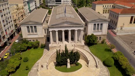 La-Biblioteca-Nacional-De-Grecia-En-Atenas,-órbita-De-Hélice-Suave-En-4k