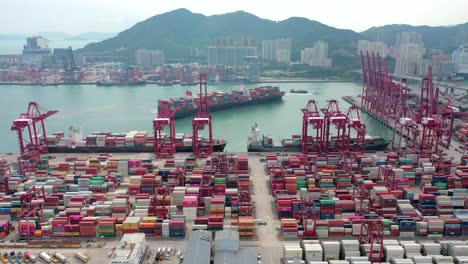 Kwai-Chung-Container-Terminal,-One-of-the-busiest-terminal-port-in-the-world