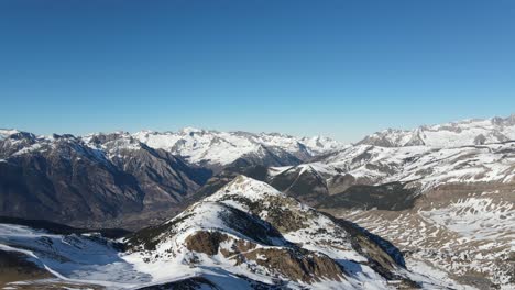 Luftaufnahme-Des-Skigebiets-Aramón-Cerler