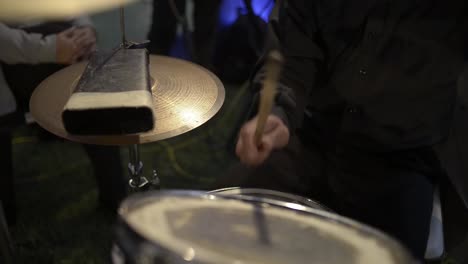 Musiker,-Der-Schlagzeug-Spielt