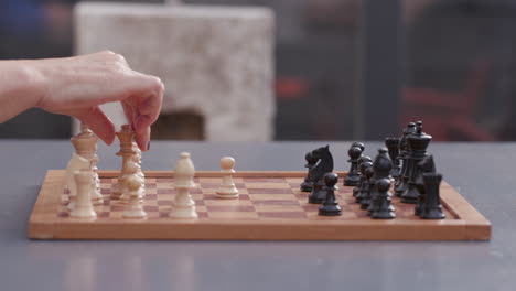 Schach-Spielen-Von-Der-Seite