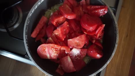 Kochen-Von-Tomatensauce-In-Einer-Küche