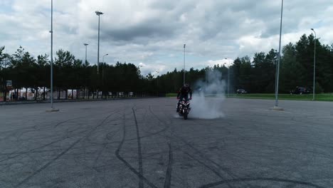 Stunt,-bike-burnout-smoke-cloud