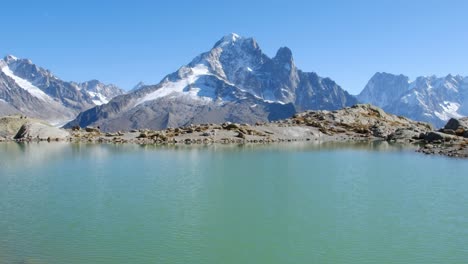 Mont-Blanc-view-from-the-Lac-Blanc,-in-the-Aiguilles-Rouge,-near-Chamonix
