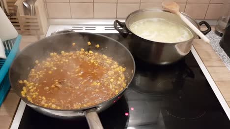Cooking-bolognese-sauce-for-dinner