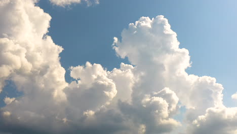 Wolken-Zeitraffer-Mit-Drohne