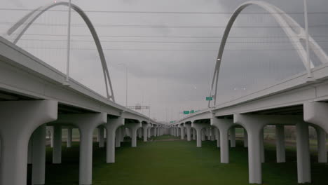 Freeway-bridges-in-Dallas,-Texas.-Cloudy-day