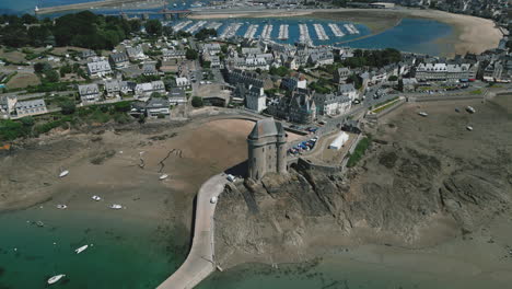 Solidor-tower-with-Saint-Malo-city-in-background,-Brittany-in-France
