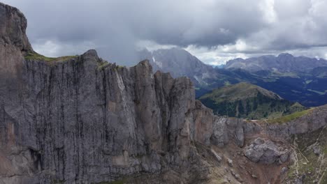 Aerial-view-of-Seceda-ridge-in-Italian-Dolomites,-cinematic-dolly-in-view