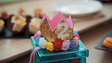 Children's-golden-crown-for-a-2-year-old's-birthday