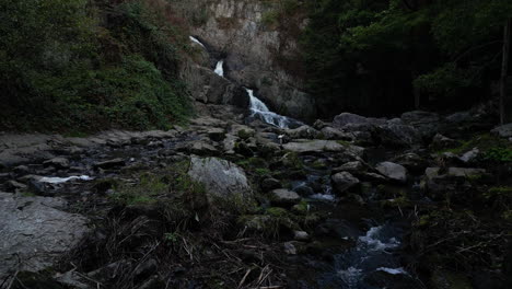 Mortain-Wasserfall,-Manche-In-Frankreich