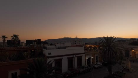 Zeitraffer-Der-Innenstadt-Von-Oaxaca-Mit-Blick-Auf-Die-Berge